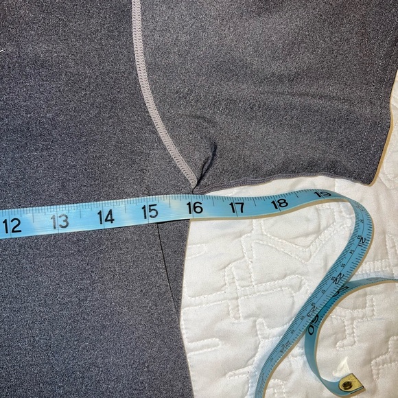 Nike workout shirt - Picture 4 of 6